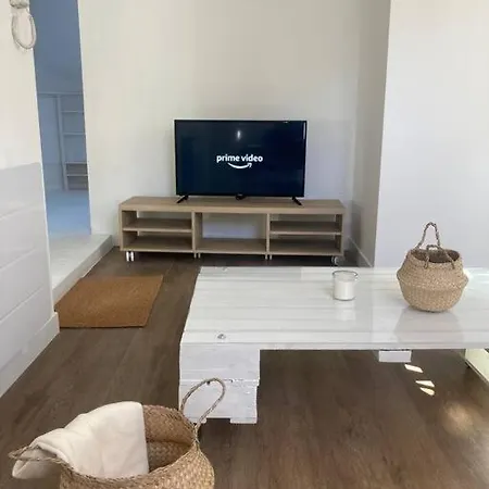 דירה Au Bord De La Mayenne לאבאל